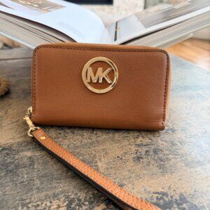 Michael Kors Fulton Leather Large Flat Multifunction Phone Case Acorn